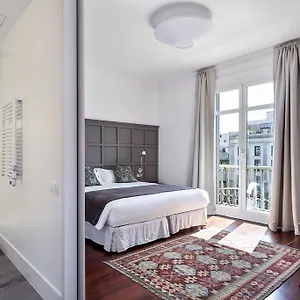 Apartment Milton House Gran Via, Barcelona